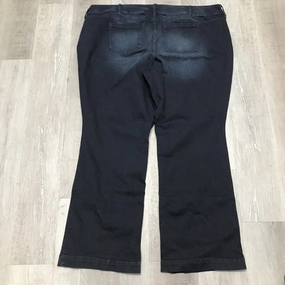 Torrid Dark Wash Flare Jeans - New - Size 30 - Picture 4 of 5